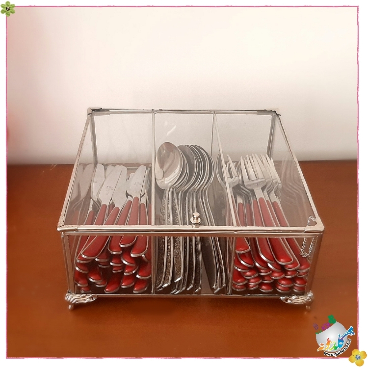 باکس شیشه ایی سه خانه جای تیبگ