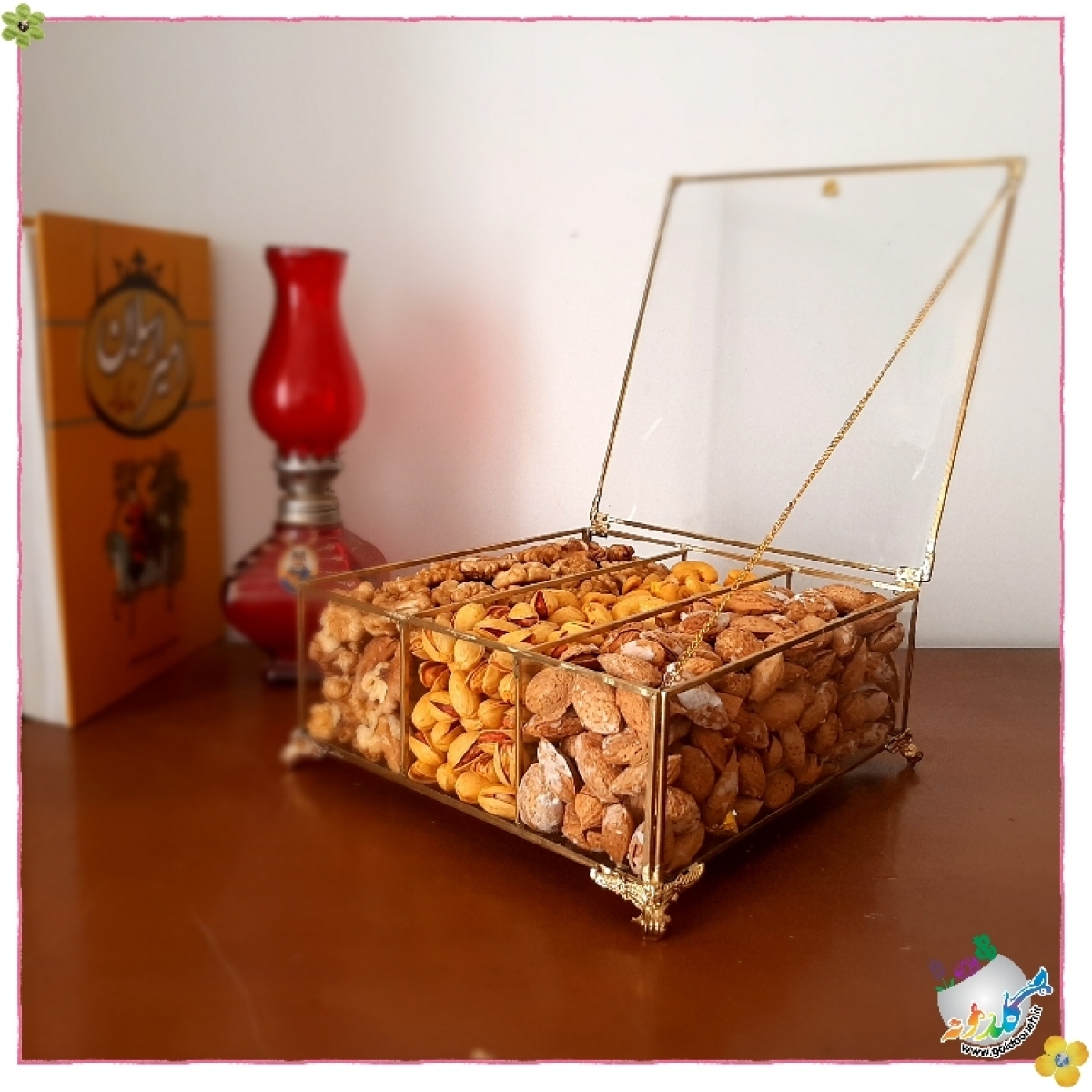 باکس شیشه ایی سه خانه جای تیبگ